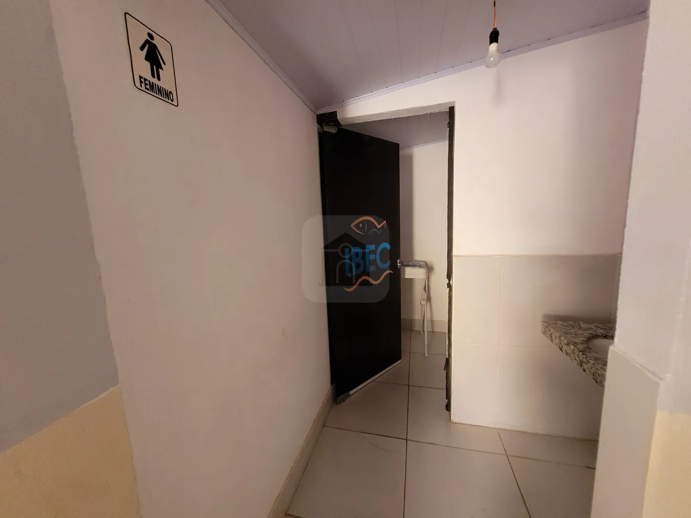 Alugar Comercial / Loja em Uberl&acirc;ndia R$ 3.300,00 - Foto 13