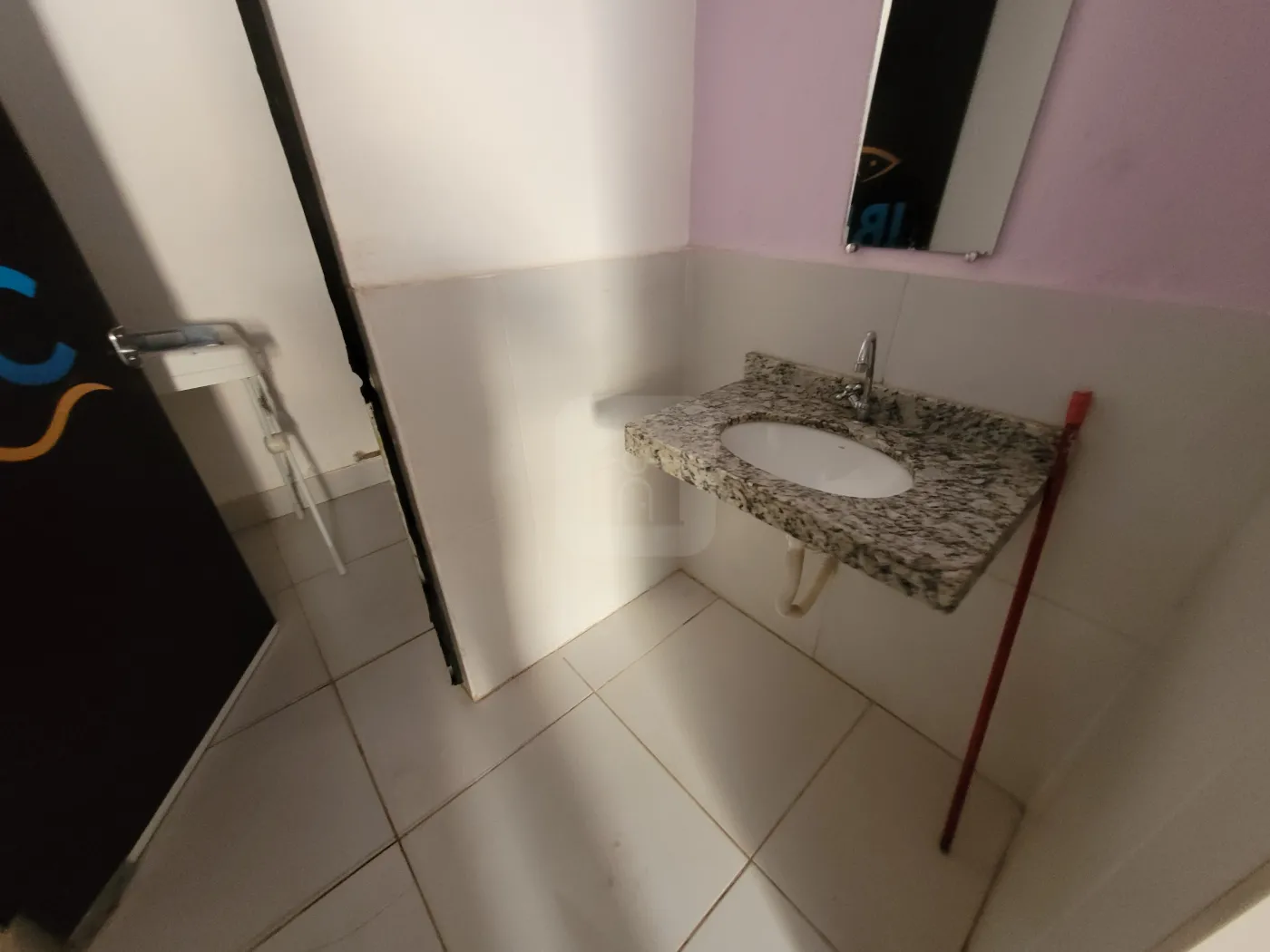 Alugar Comercial / Loja em Uberl&acirc;ndia R$ 3.300,00 - Foto 14