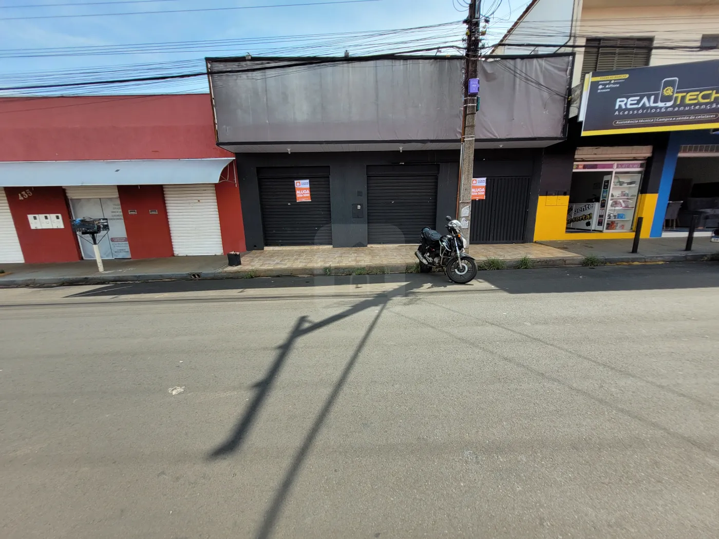 Alugar Comercial / Loja em Uberl&acirc;ndia R$ 3.300,00 - Foto 1
