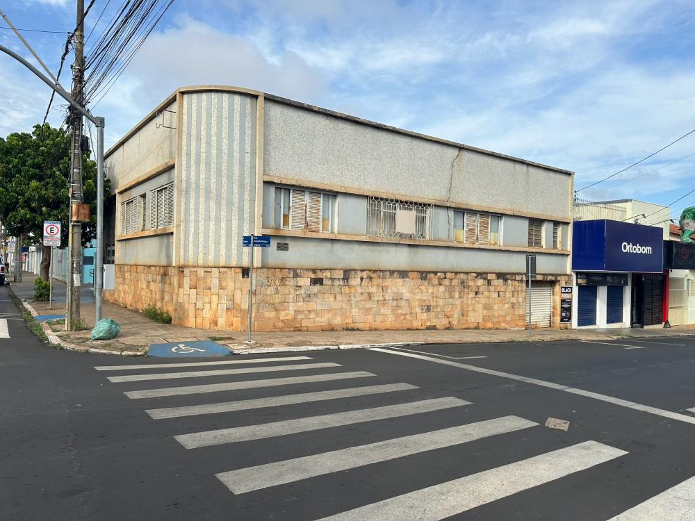 Comprar Comercial / Casa Comercial em Araguari R$ 2.750.000,00 - Foto 2