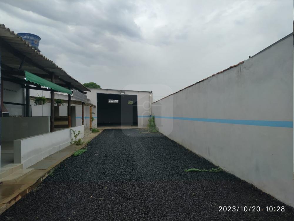 Comprar Comercial / Galp&atilde;o em Araguari R$ 250.000,00 - Foto 1