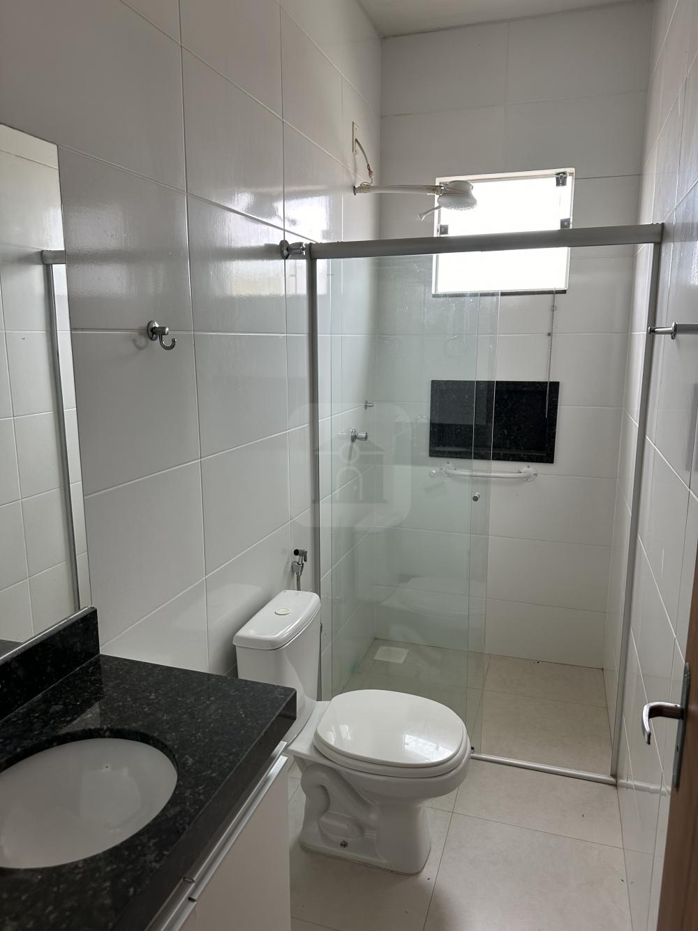 Alugar Apartamento / Padr&atilde;o em Araguari R$ 1.200,00 - Foto 8