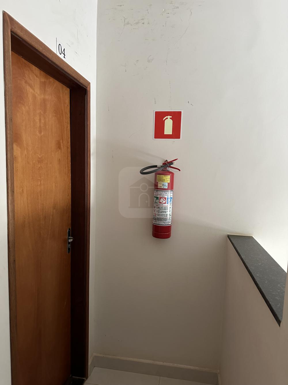 Alugar Apartamento / Padr&atilde;o em Araguari R$ 1.200,00 - Foto 1