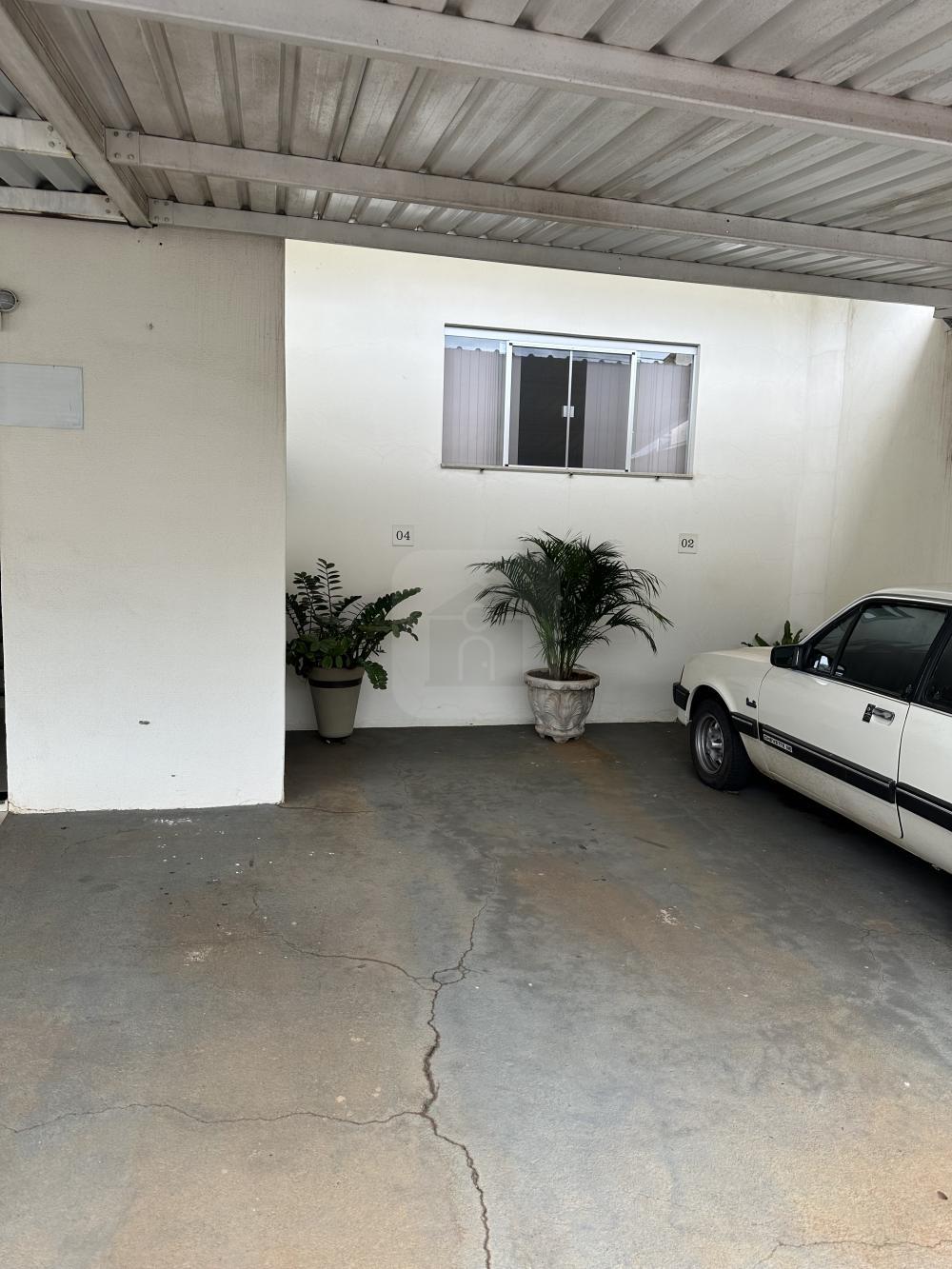 Alugar Apartamento / Padr&atilde;o em Araguari R$ 1.200,00 - Foto 2