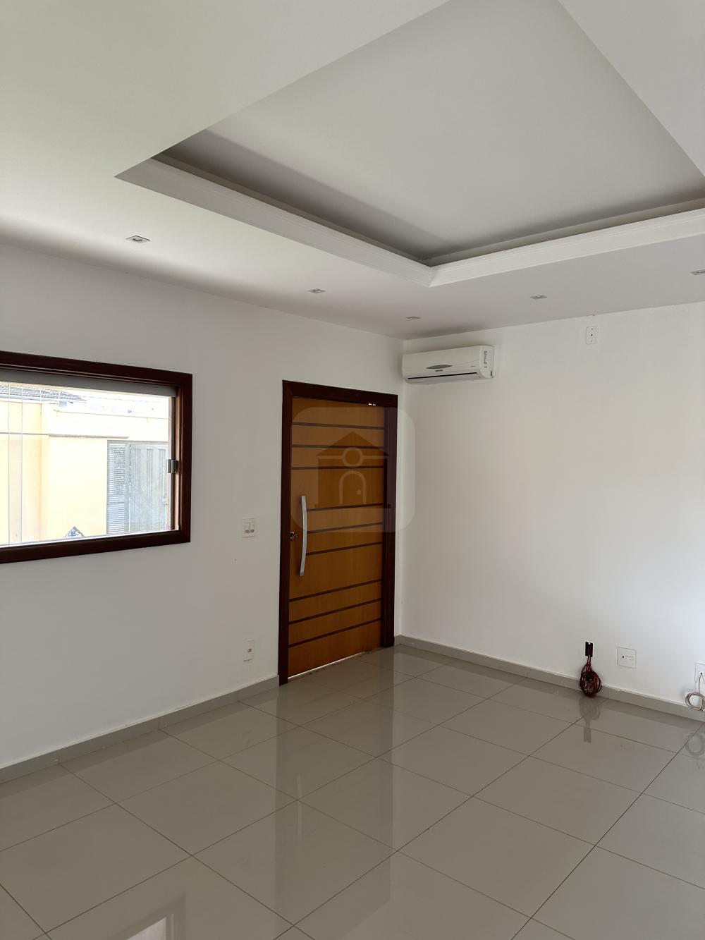 Alugar Casa / Padr&atilde;o em Araguari R$ 3.000,00 - Foto 5