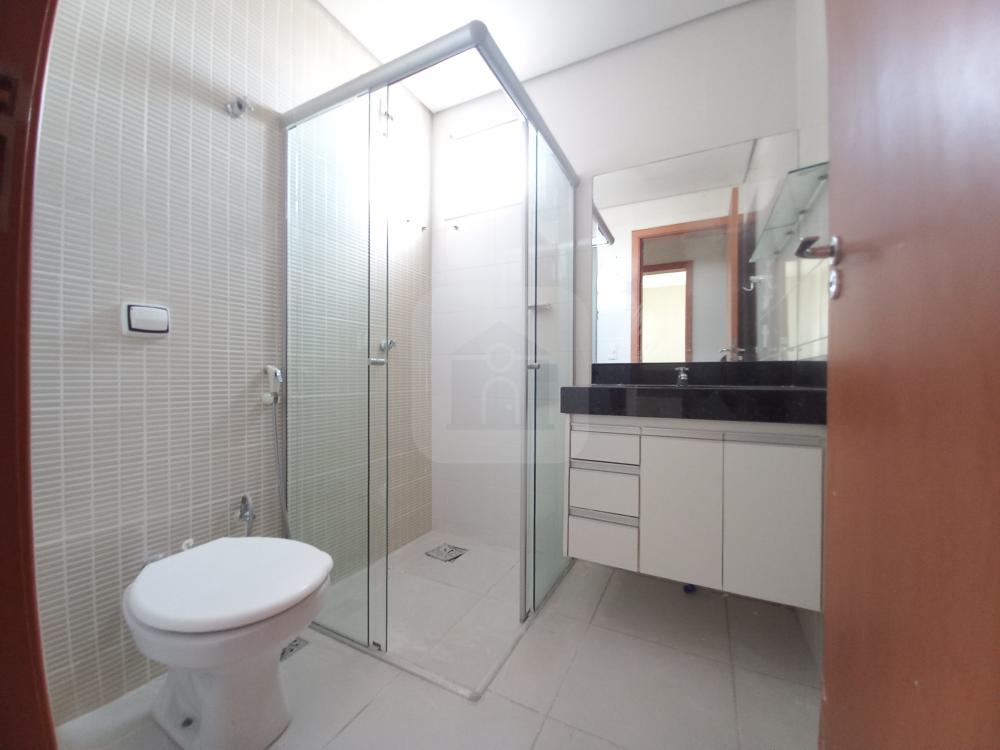 Alugar Apartamento / Padr&atilde;o em Uberl&acirc;ndia R$ 1.900,00 - Foto 2