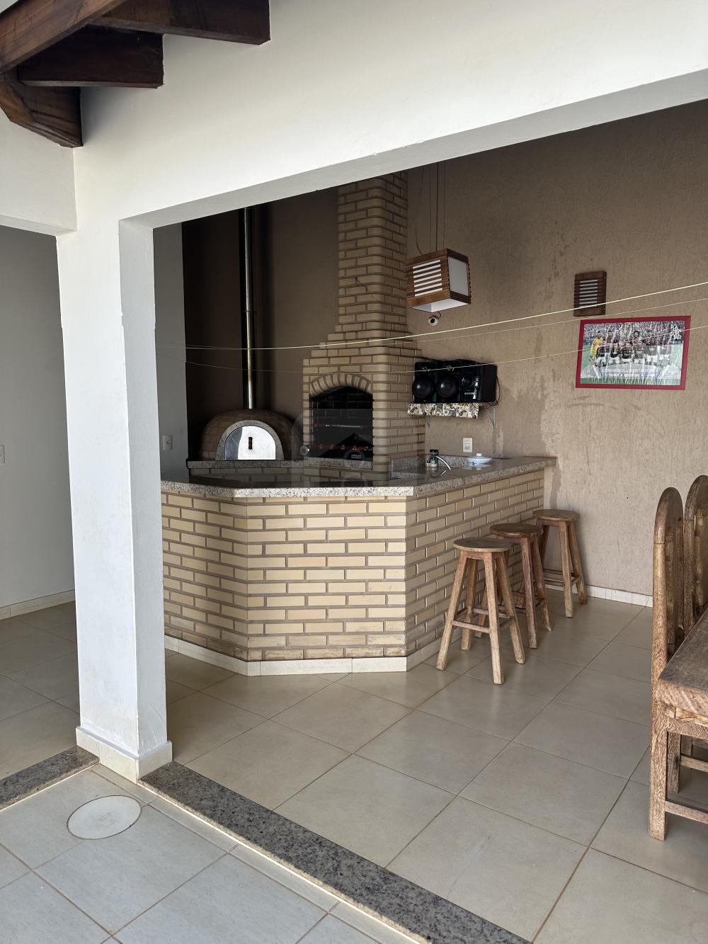 Comprar Casa / Padr&atilde;o em Araguari R$ 850.000,00 - Foto 13