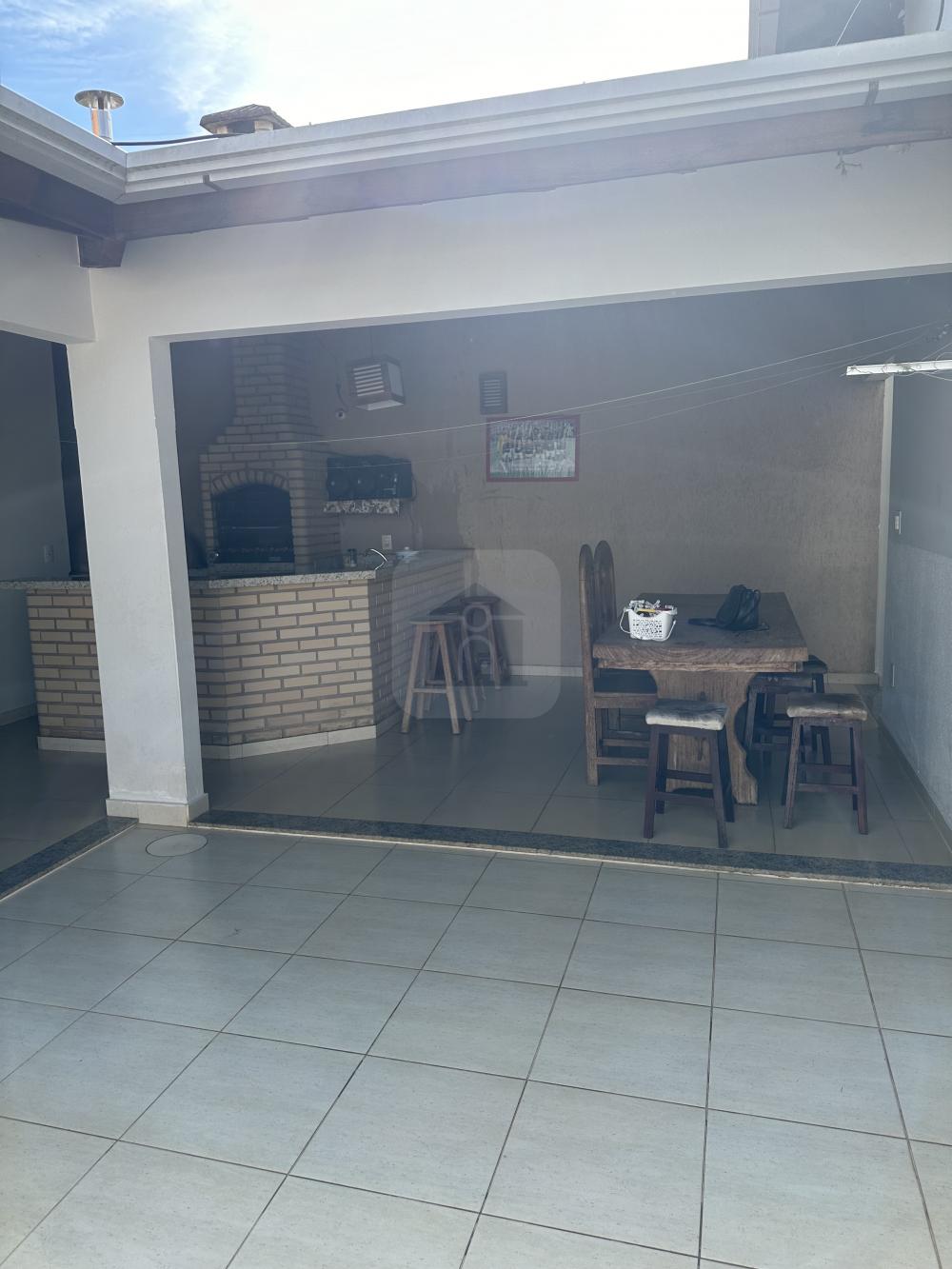Comprar Casa / Padr&atilde;o em Araguari R$ 850.000,00 - Foto 12