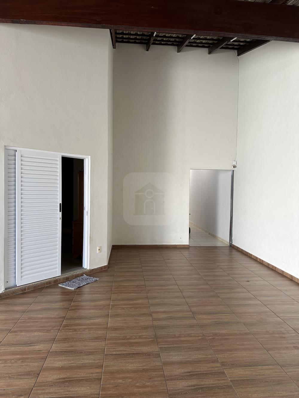 Comprar Casa / Padr&atilde;o em Araguari R$ 850.000,00 - Foto 2