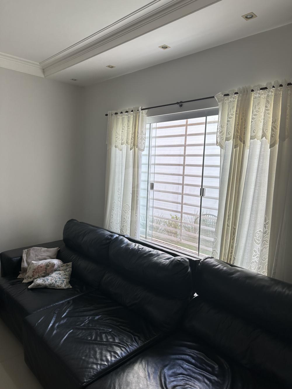 Comprar Casa / Padr&atilde;o em Araguari R$ 850.000,00 - Foto 3