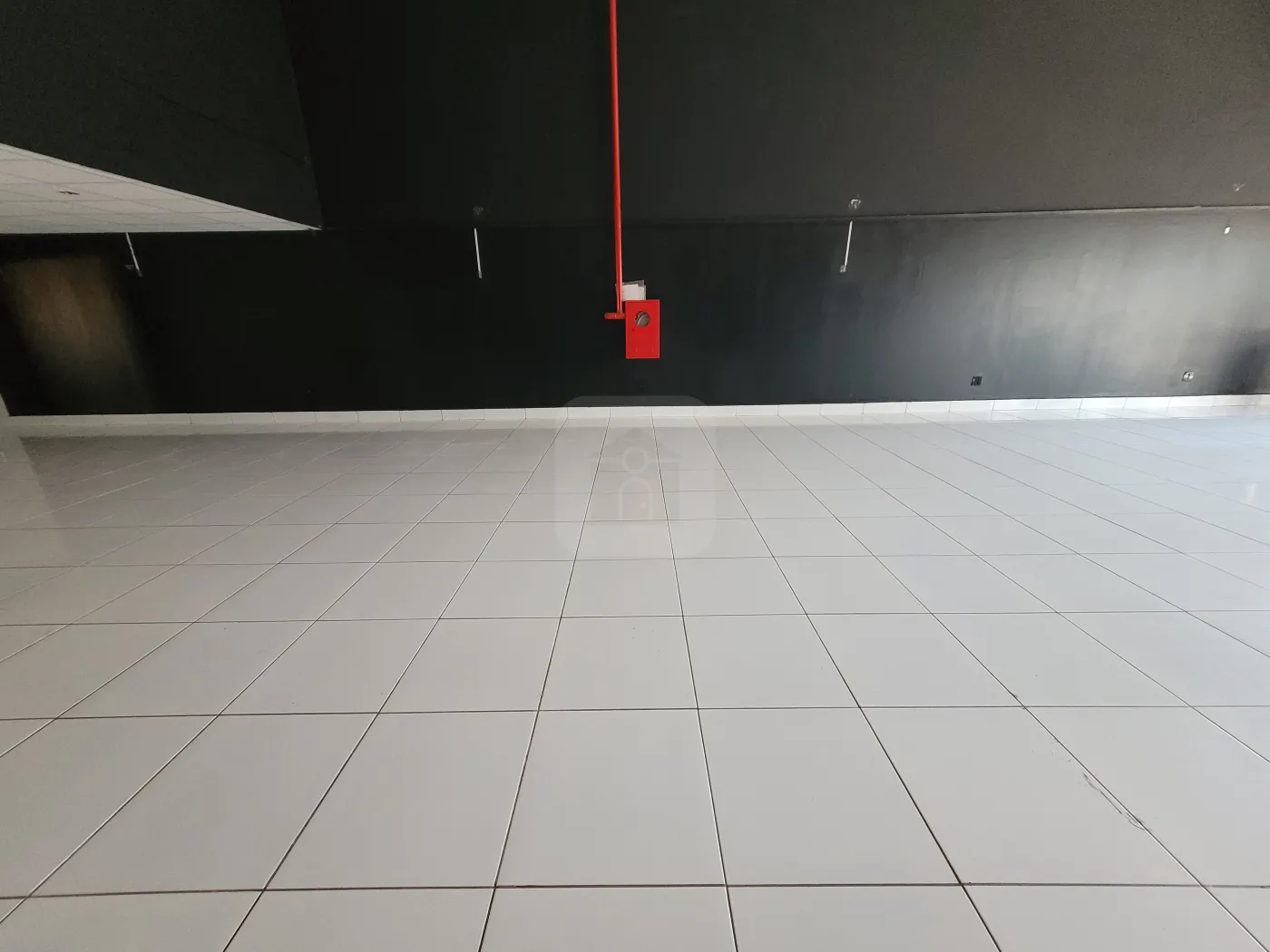 Alugar Comercial / Loja em Uberl&acirc;ndia R$ 15.000,00 - Foto 5