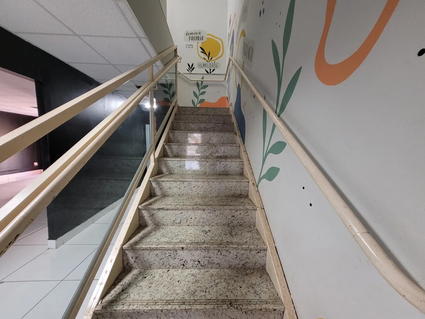 Alugar Comercial / Loja em Uberl&acirc;ndia R$ 15.000,00 - Foto 10