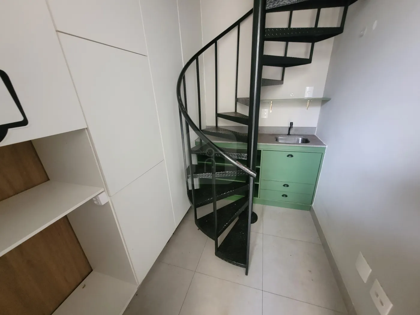Alugar Comercial / Loja em Uberl&acirc;ndia R$ 3.600,00 - Foto 4