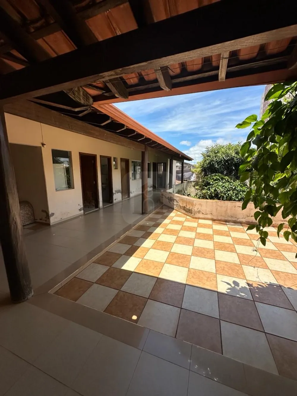 Alugar Comercial / Casa Comercial em Araguari R$ 7.500,00 - Foto 23