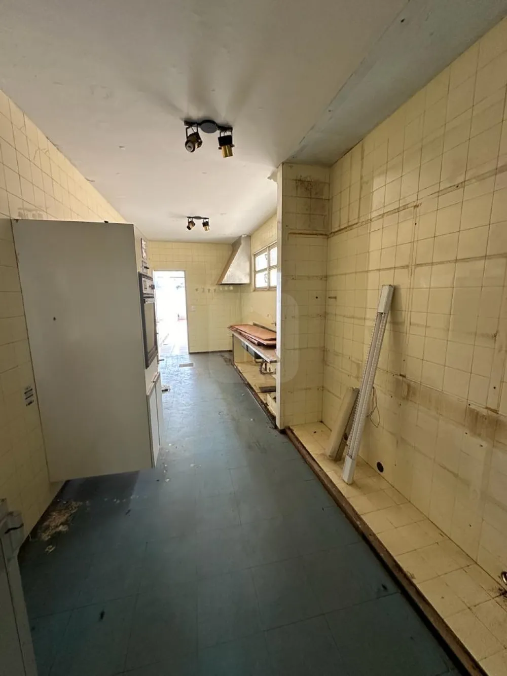 Alugar Comercial / Casa Comercial em Araguari R$ 4.500,00 - Foto 16