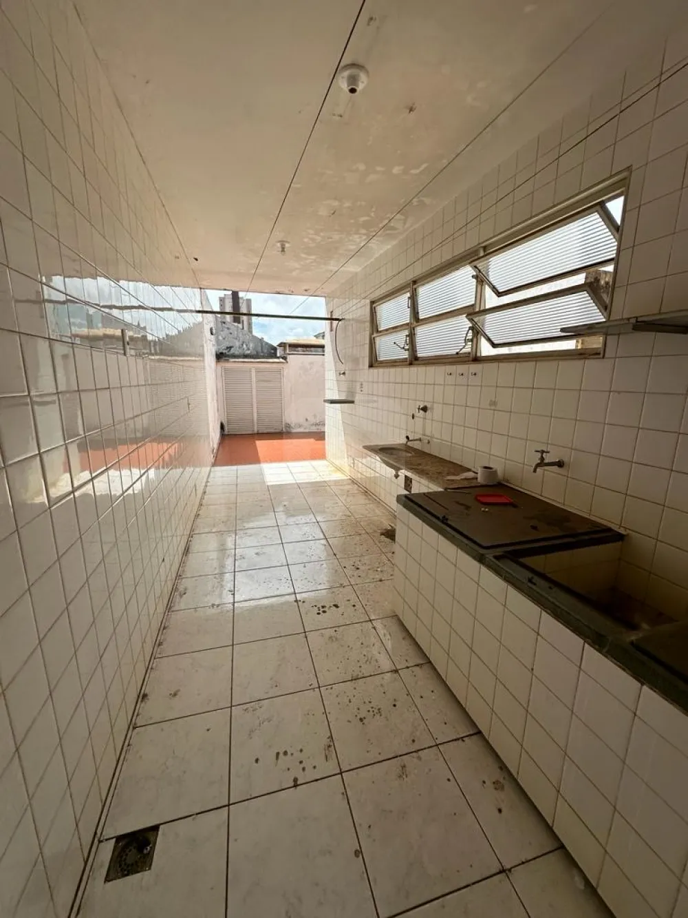 Alugar Comercial / Casa Comercial em Araguari R$ 4.500,00 - Foto 17