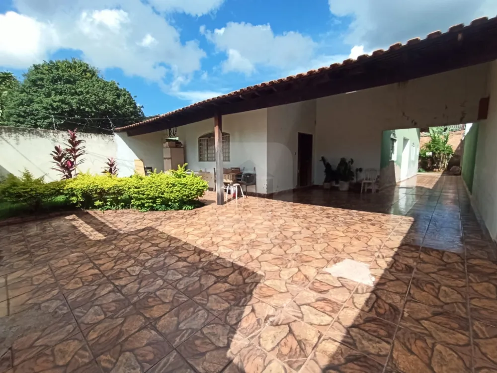 Comprar Casa / Padr&atilde;o em Uberl&acirc;ndia R$ 600.000,00 - Foto 2
