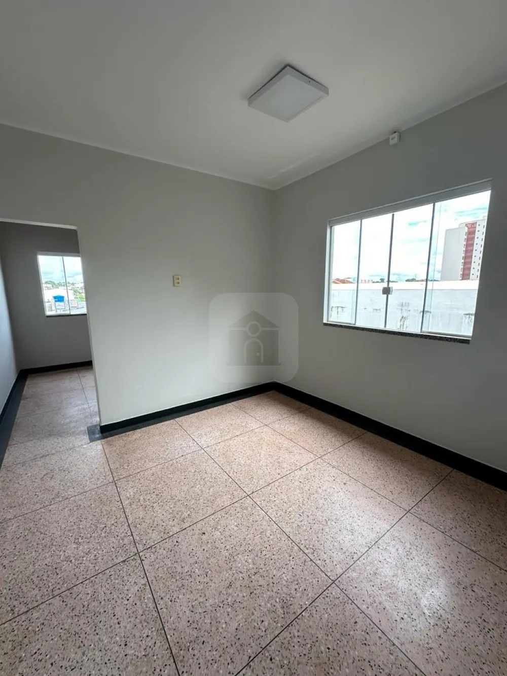 Alugar Apartamento / Padr&atilde;o em Araguari R$ 1.800,00 - Foto 4