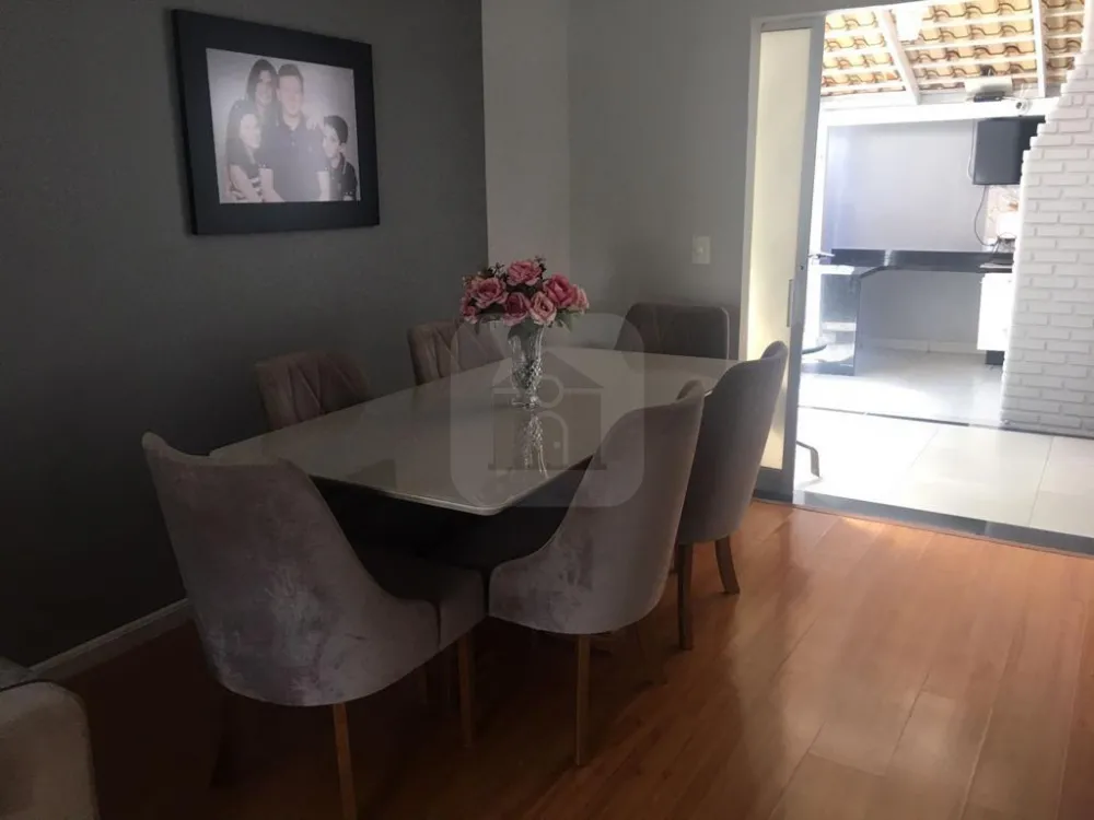 Comprar Casa / Condom&iacute;nio ou Loteamento Fechado em Uberl&acirc;ndia R$ 620.000,00 - Foto 2