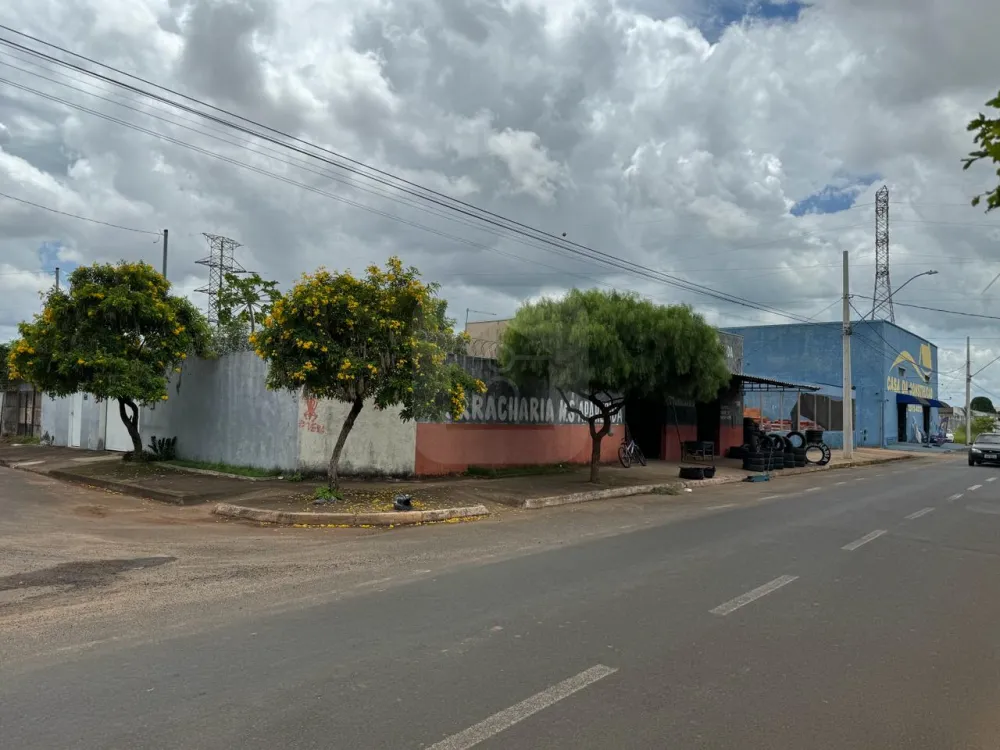 Comprar Comercial / Casa Comercial em Araguari R$ 350.000,00 - Foto 1