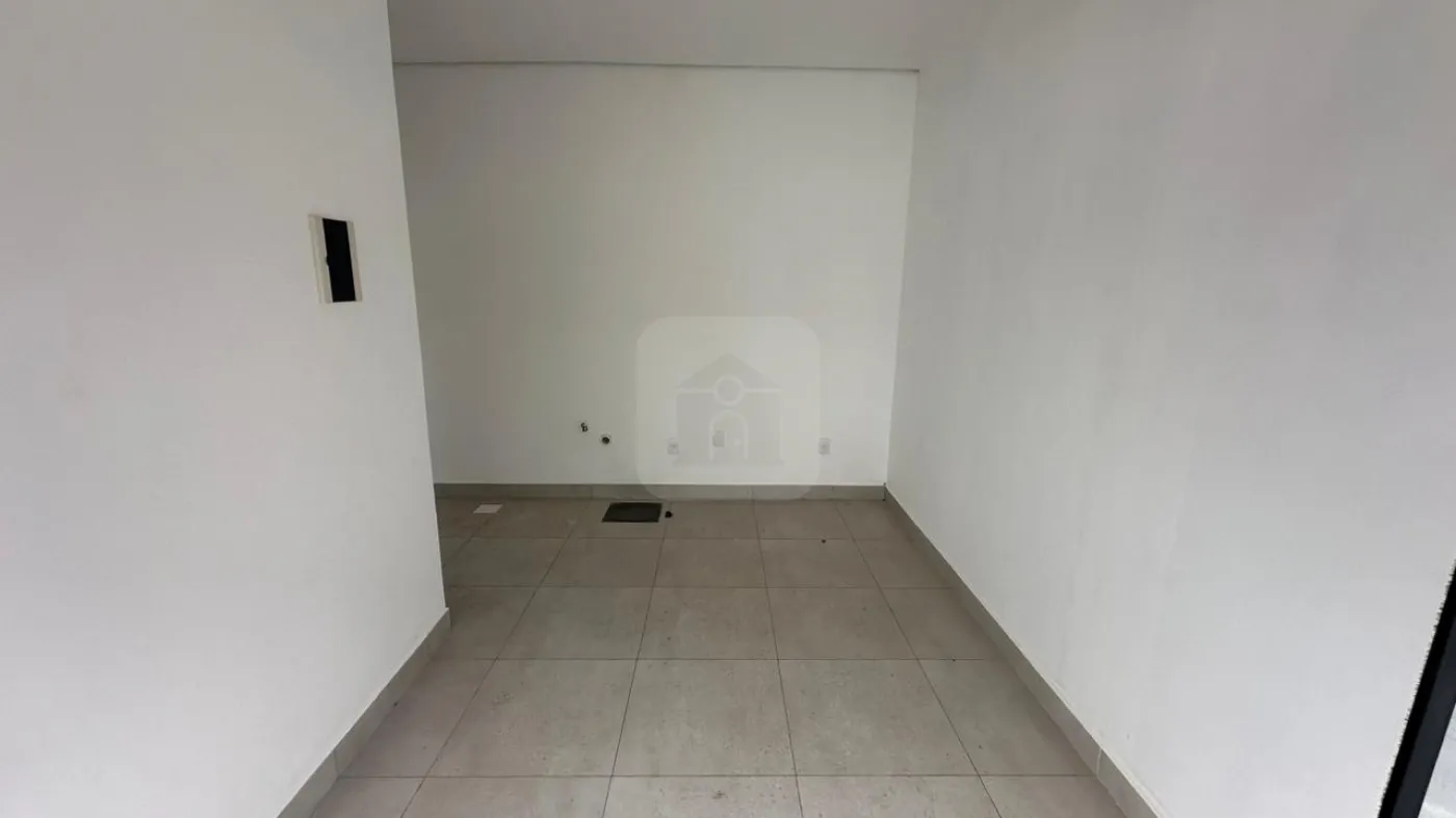 Alugar Comercial / Loja em Uberl&acirc;ndia R$ 1.100,00 - Foto 4