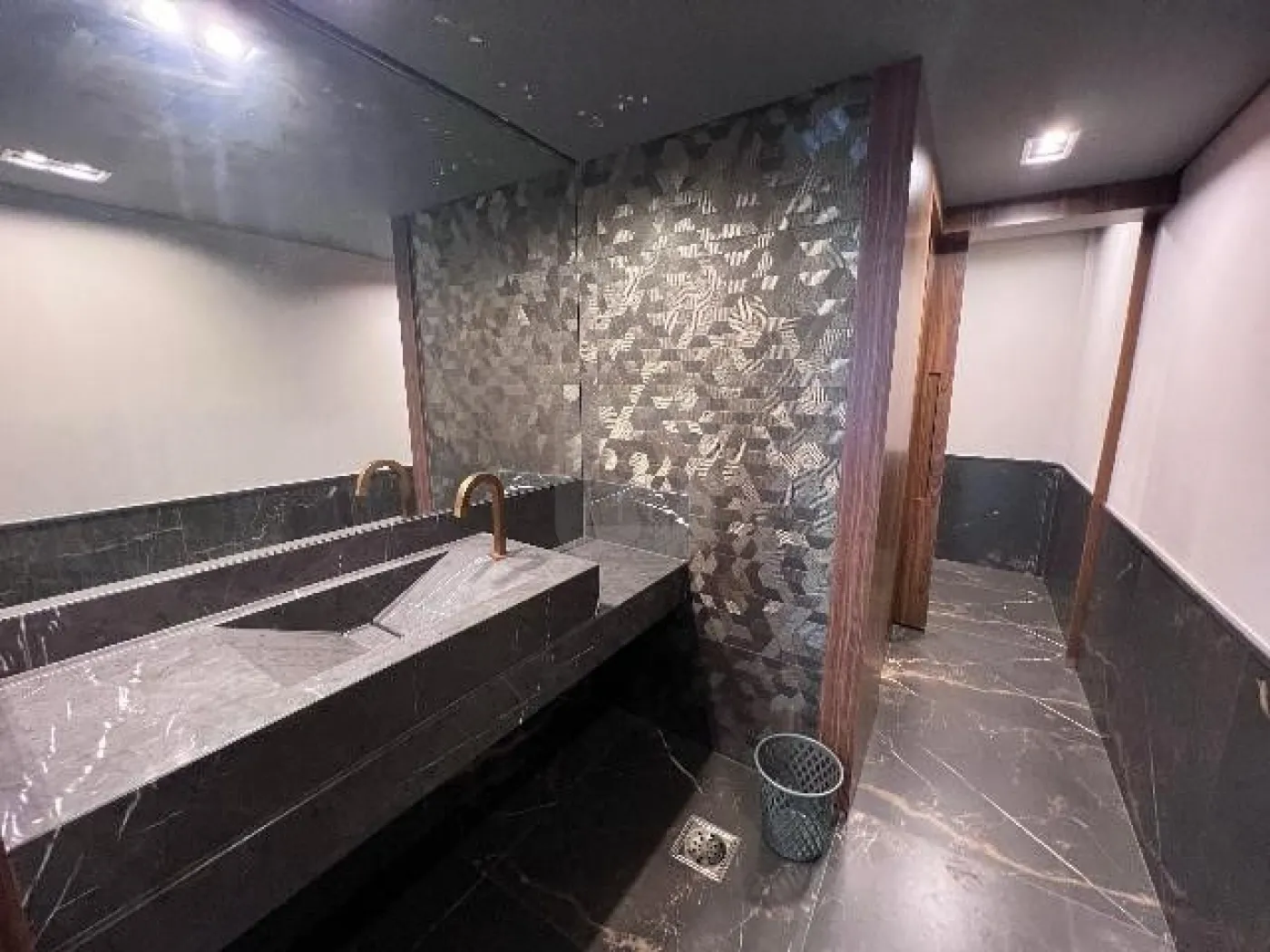 Alugar Comercial / C&ocirc;modo em Uberl&acirc;ndia R$ 14.500,00 - Foto 6