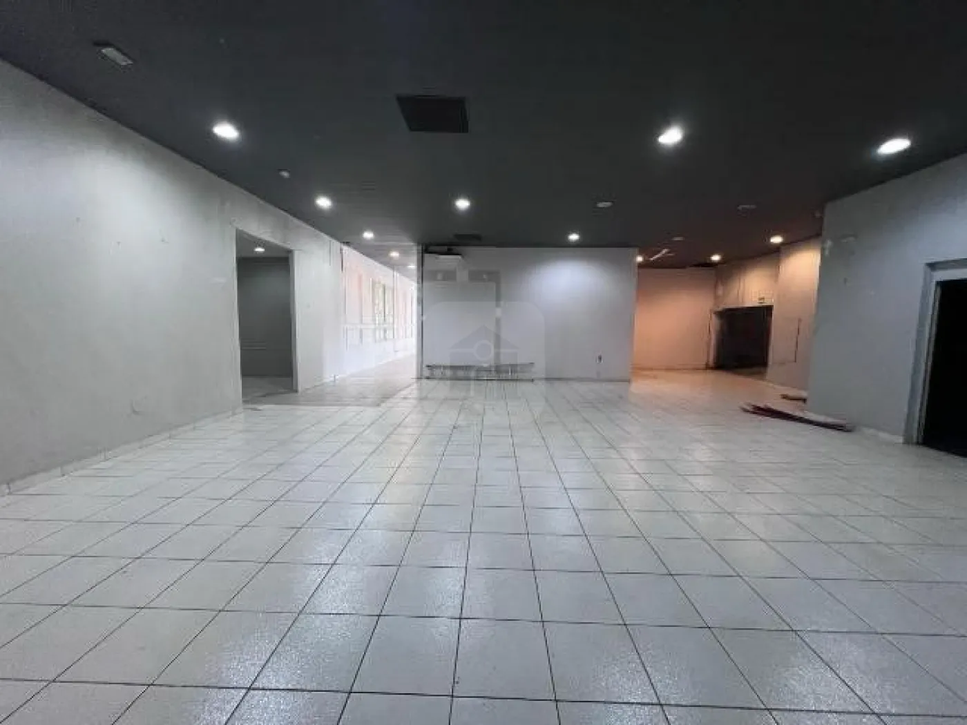 Alugar Comercial / C&ocirc;modo em Uberl&acirc;ndia R$ 14.500,00 - Foto 4