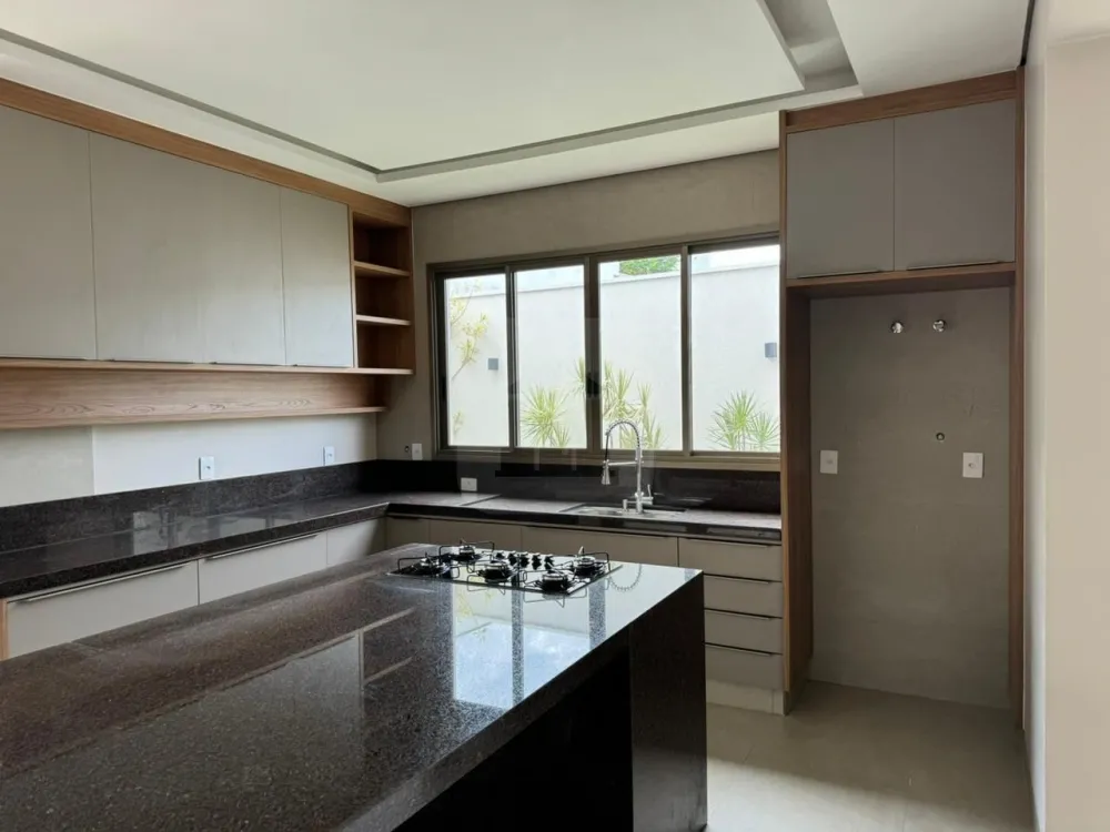 Alugar Casa / Condom&iacute;nio ou Loteamento Fechado em Uberl&acirc;ndia R$ 13.500,00 - Foto 3