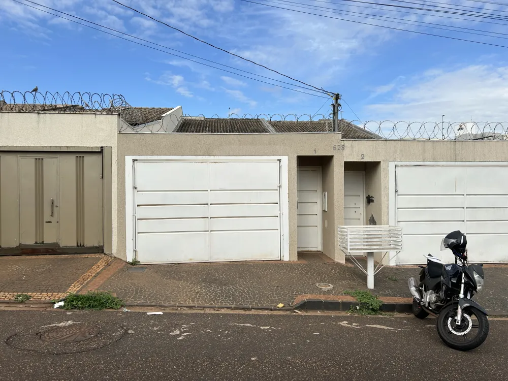Alugar Casa / Geminada em Uberl&acirc;ndia R$ 1.500,00 - Foto 1