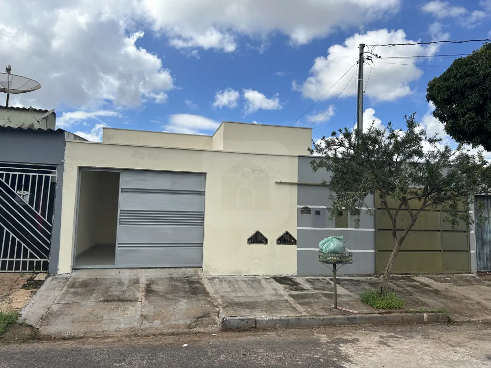 Alugar Casa / Padr&atilde;o em Uberl&acirc;ndia R$ 1.300,00 - Foto 1