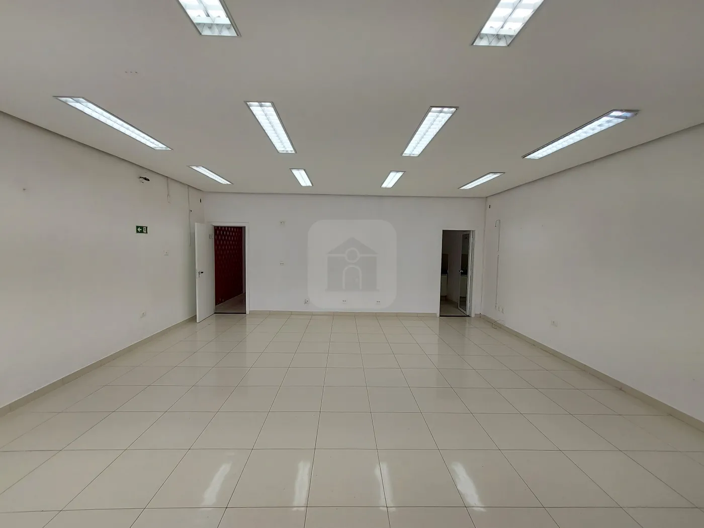 Alugar Comercial / Loja em Uberl&acirc;ndia R$ 4.000,00 - Foto 2
