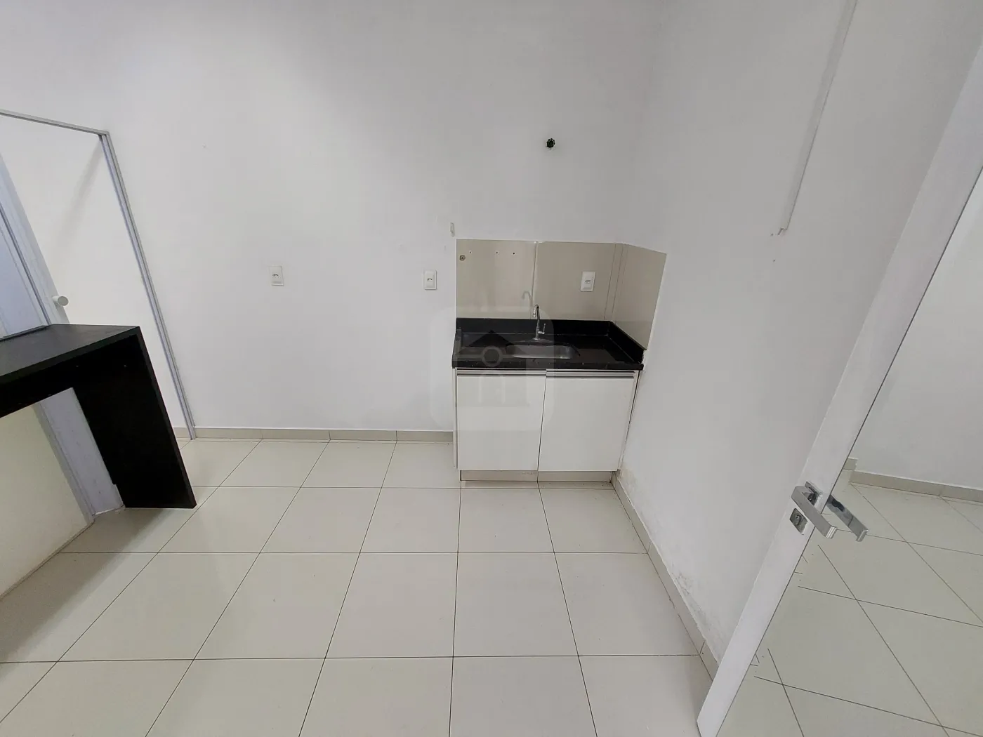Alugar Comercial / Loja em Uberl&acirc;ndia R$ 4.000,00 - Foto 6