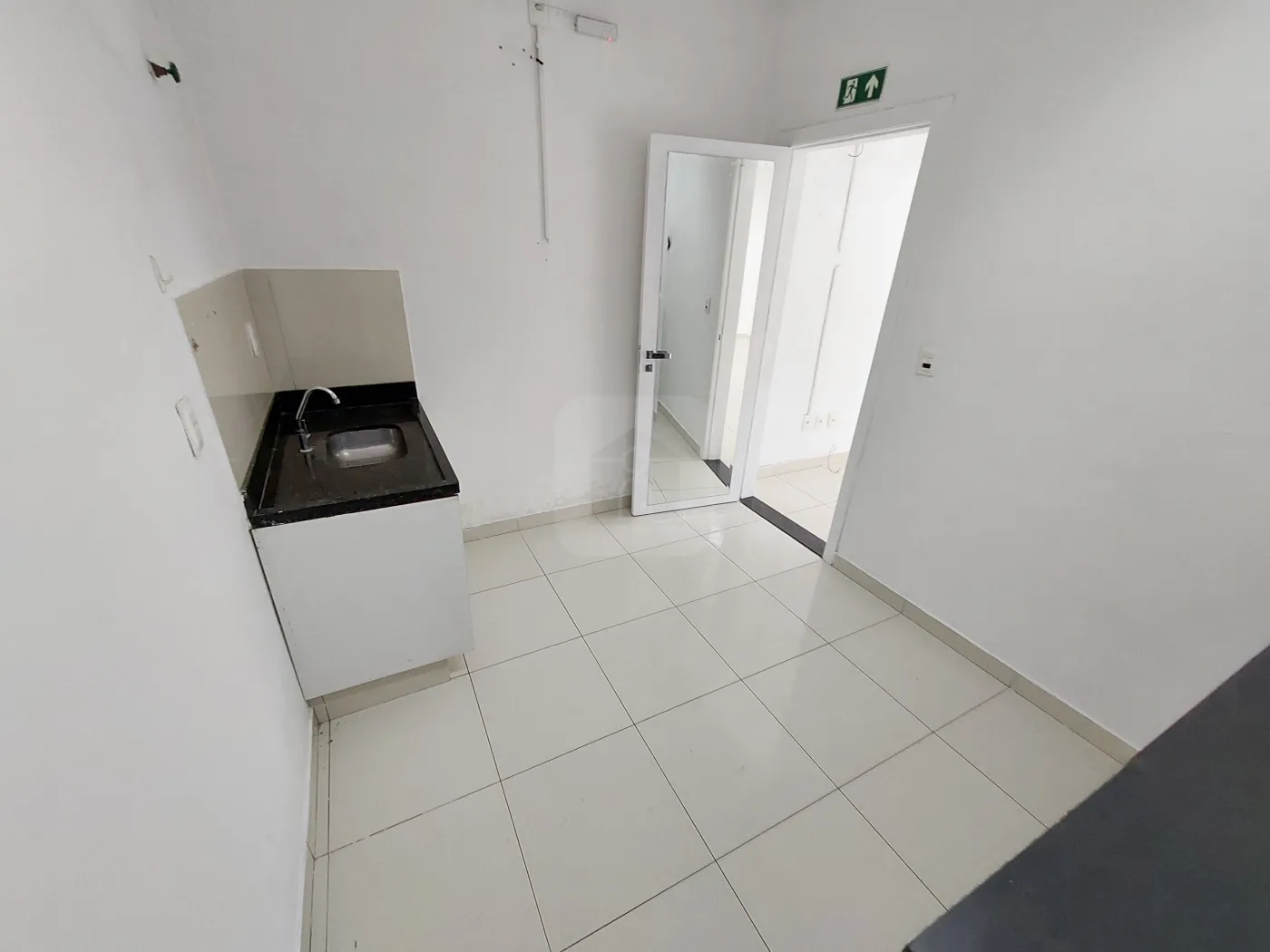 Alugar Comercial / Loja em Uberl&acirc;ndia R$ 4.000,00 - Foto 8