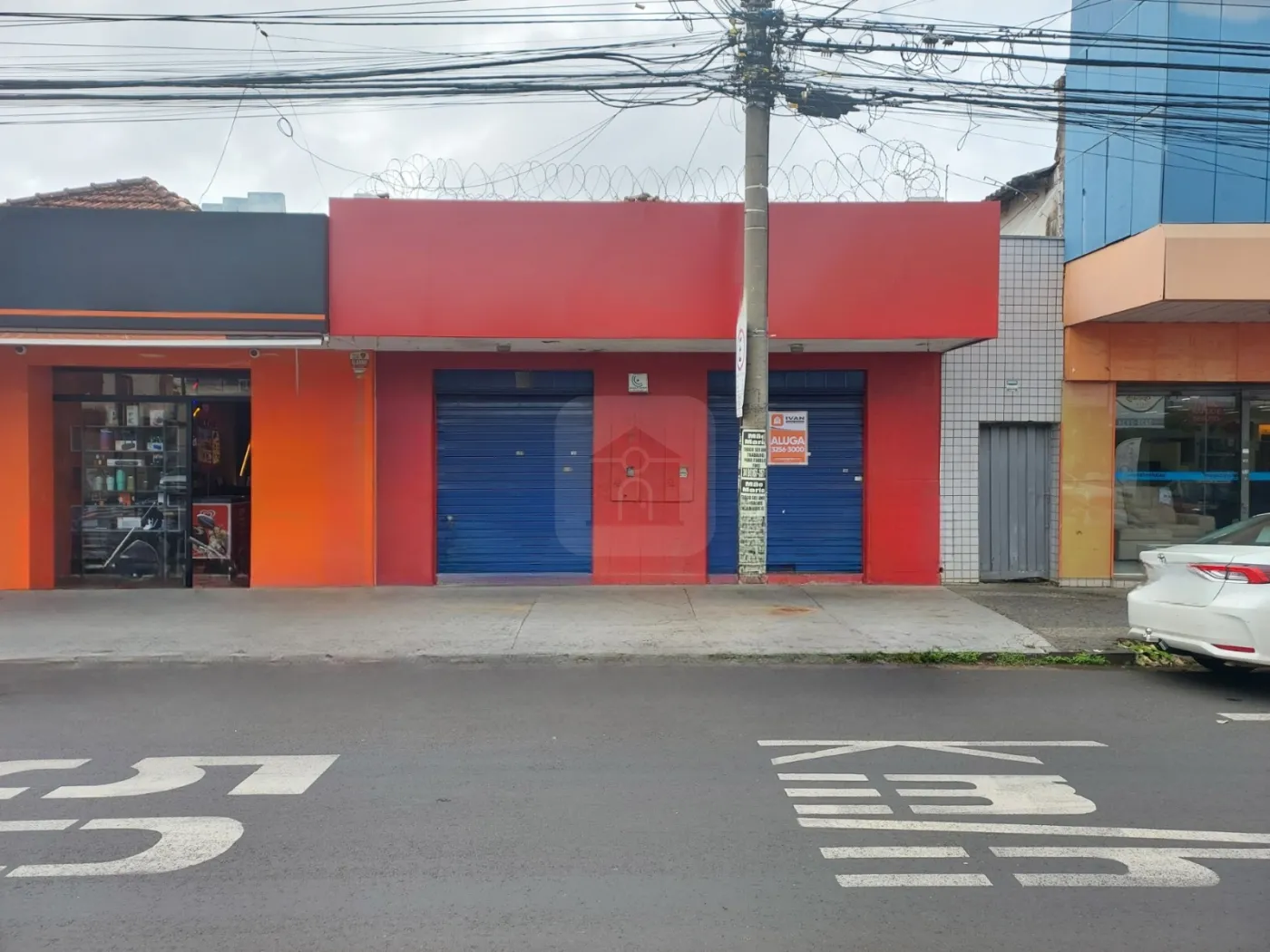 Alugar Comercial / Loja em Uberl&acirc;ndia R$ 4.000,00 - Foto 1