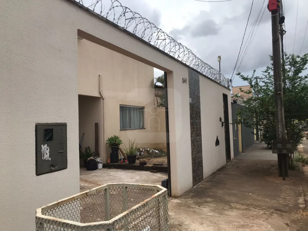 Comprar Casa / Padr&atilde;o em Uberl&acirc;ndia R$ 400.000,00 - Foto 1