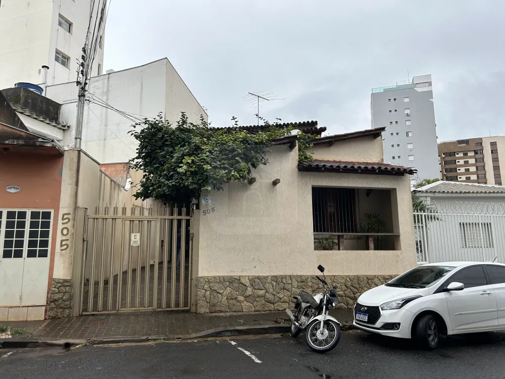 Alugar Casa / Sobrado em Uberl&acirc;ndia R$ 5.000,00 - Foto 1
