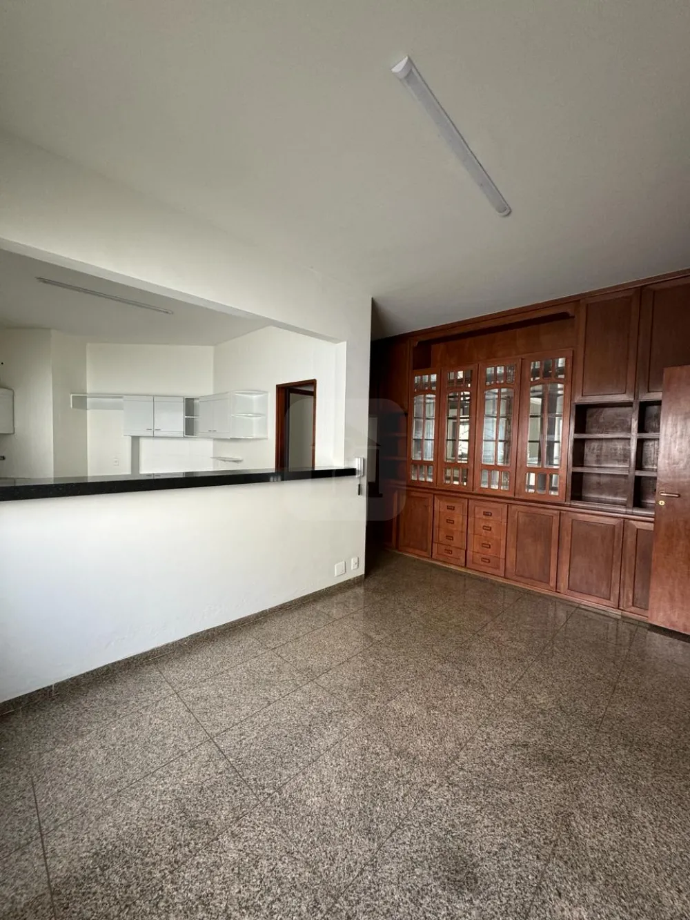 Alugar Casa / Padr&atilde;o em Araguari R$ 6.000,00 - Foto 8