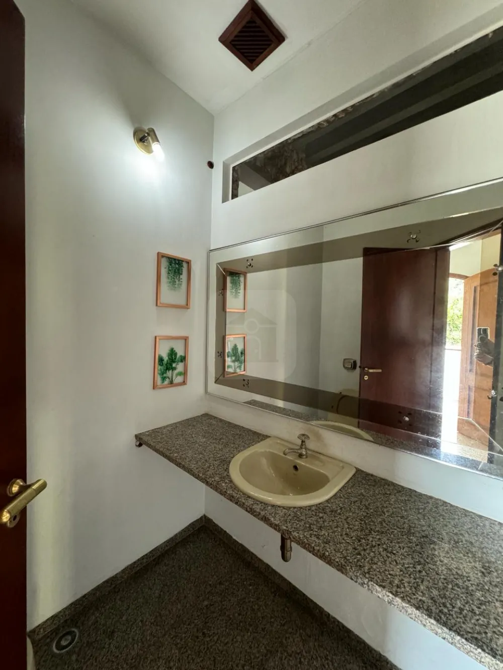 Alugar Casa / Padr&atilde;o em Araguari R$ 6.000,00 - Foto 11