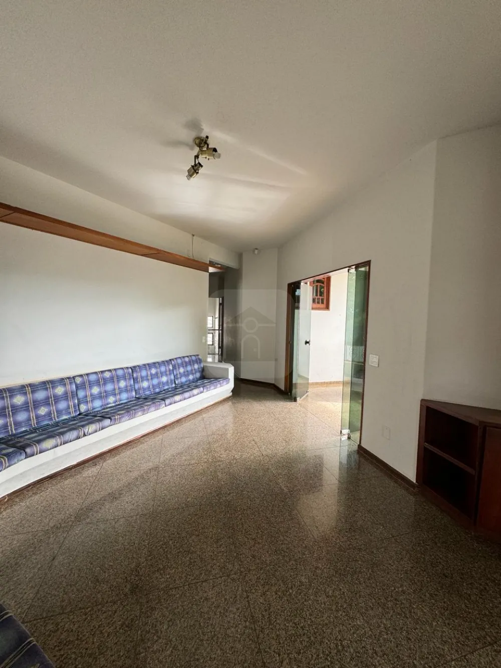 Alugar Casa / Padr&atilde;o em Araguari R$ 6.000,00 - Foto 12