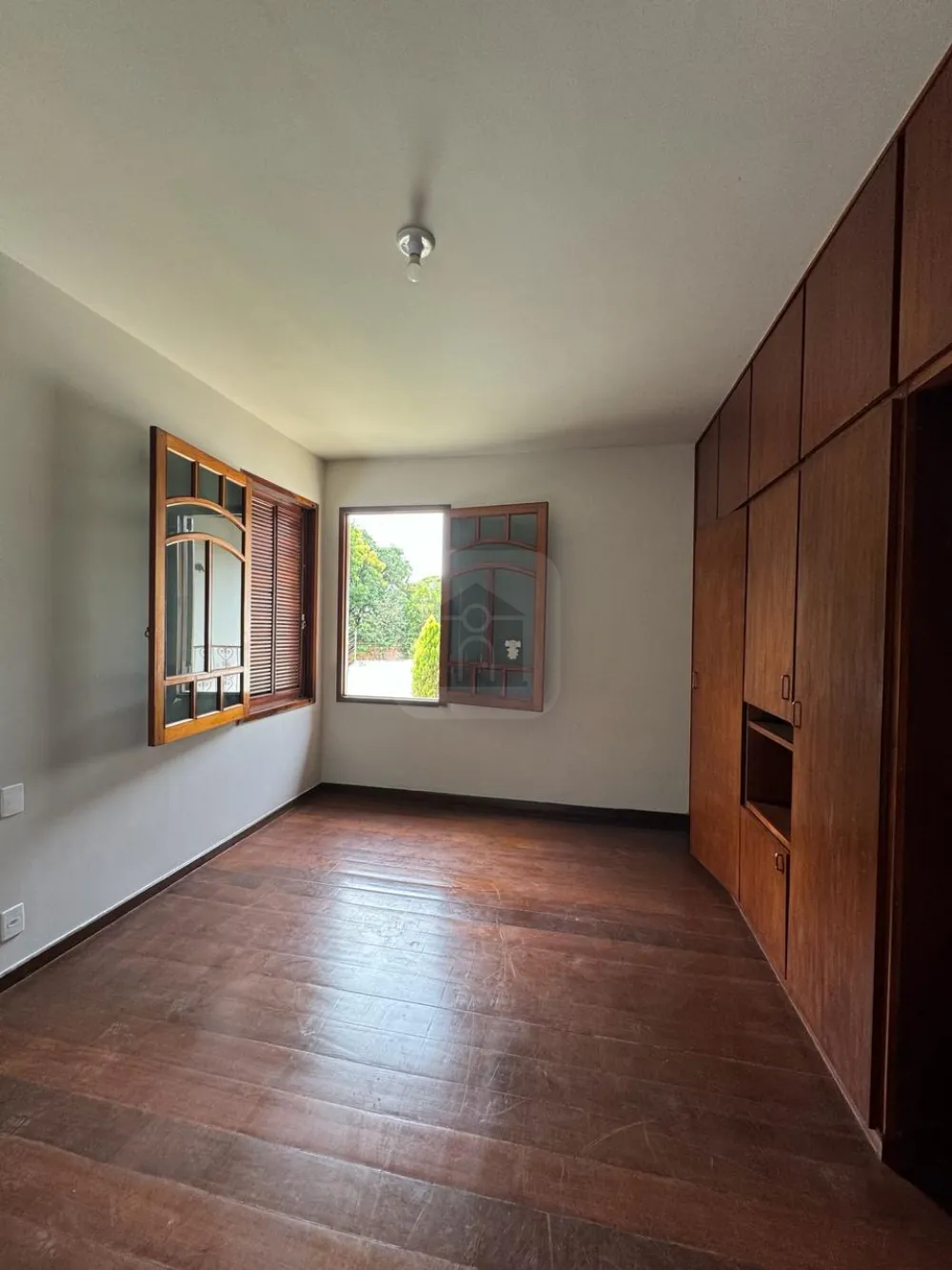 Alugar Casa / Padr&atilde;o em Araguari R$ 6.000,00 - Foto 18