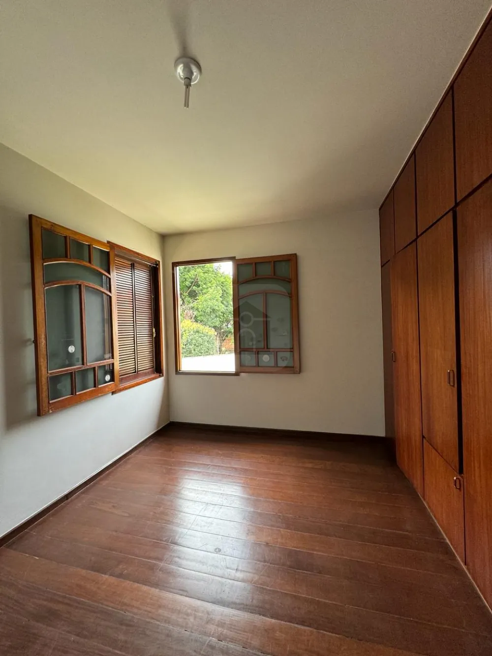 Alugar Casa / Padr&atilde;o em Araguari R$ 6.000,00 - Foto 19