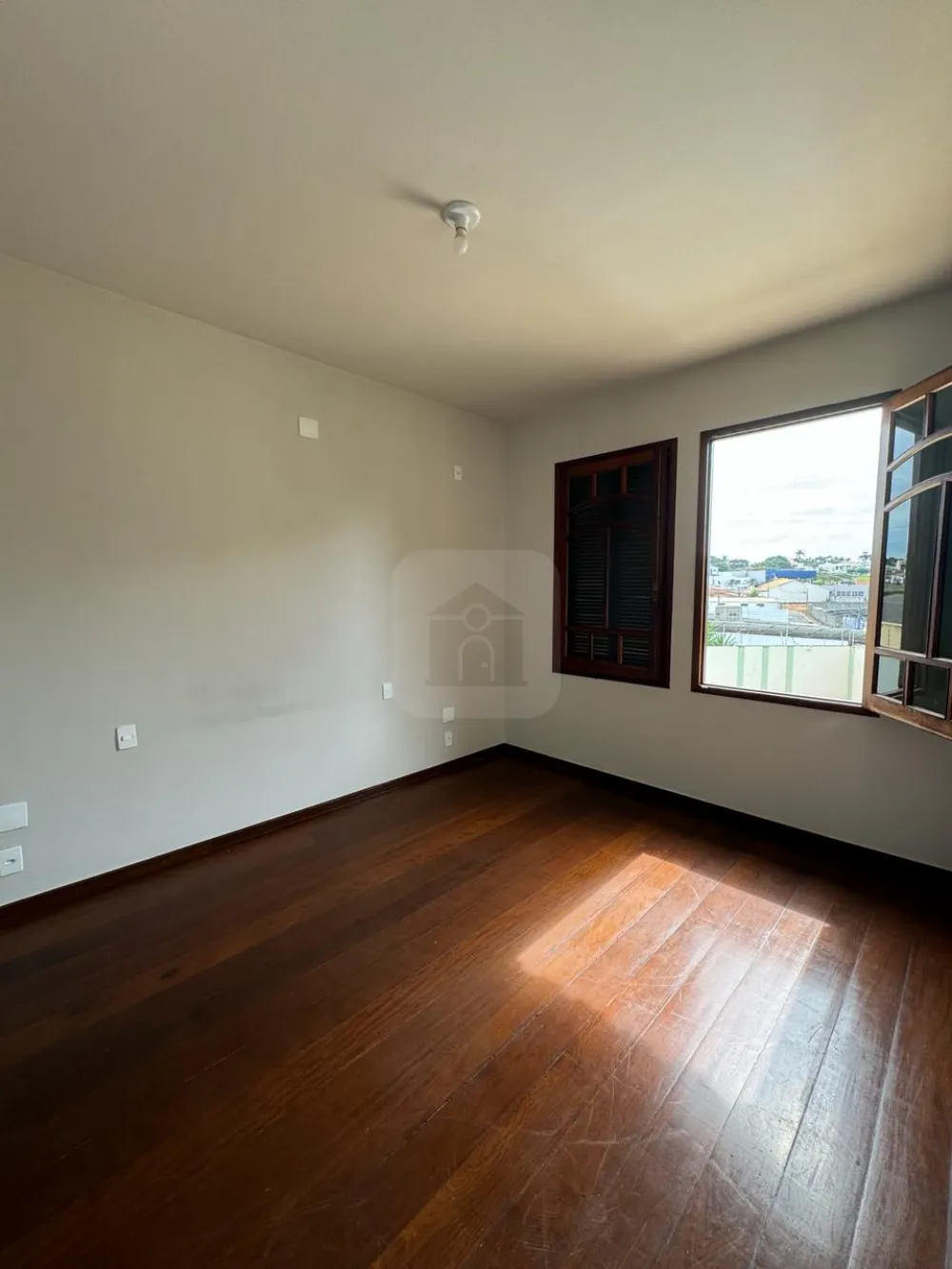 Alugar Casa / Padr&atilde;o em Araguari R$ 6.000,00 - Foto 20