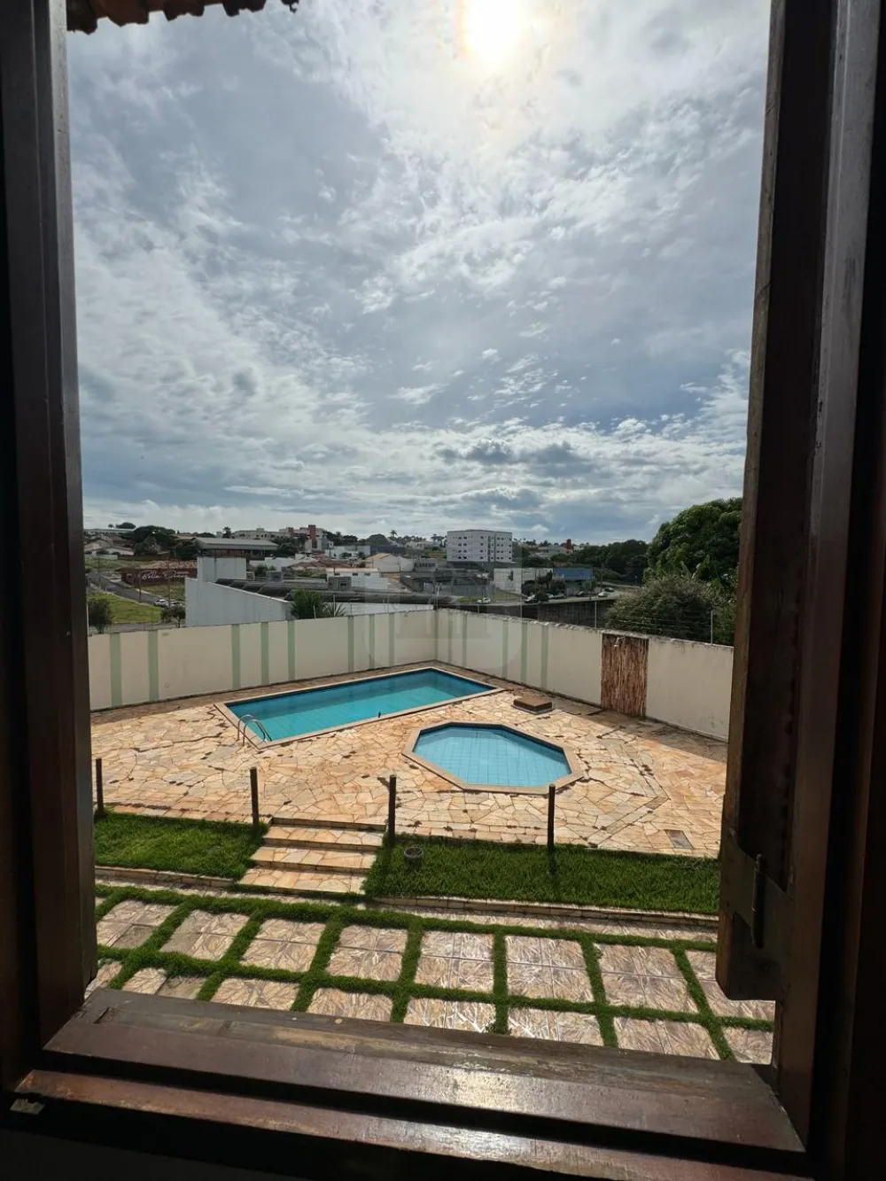 Alugar Casa / Padr&atilde;o em Araguari R$ 6.000,00 - Foto 23