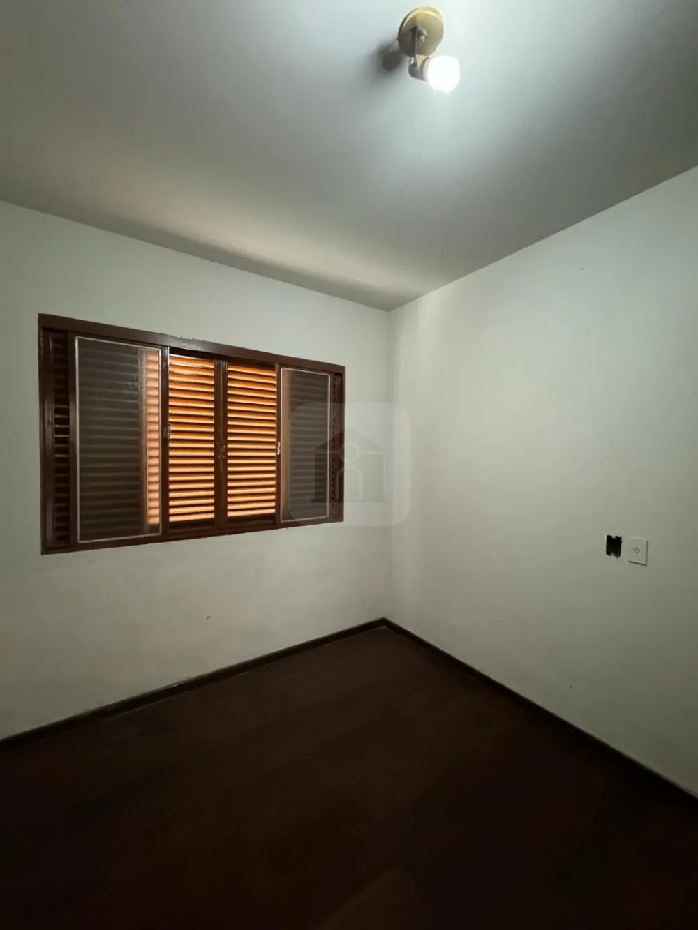 Alugar Casa / Padr&atilde;o em Araguari R$ 6.000,00 - Foto 24