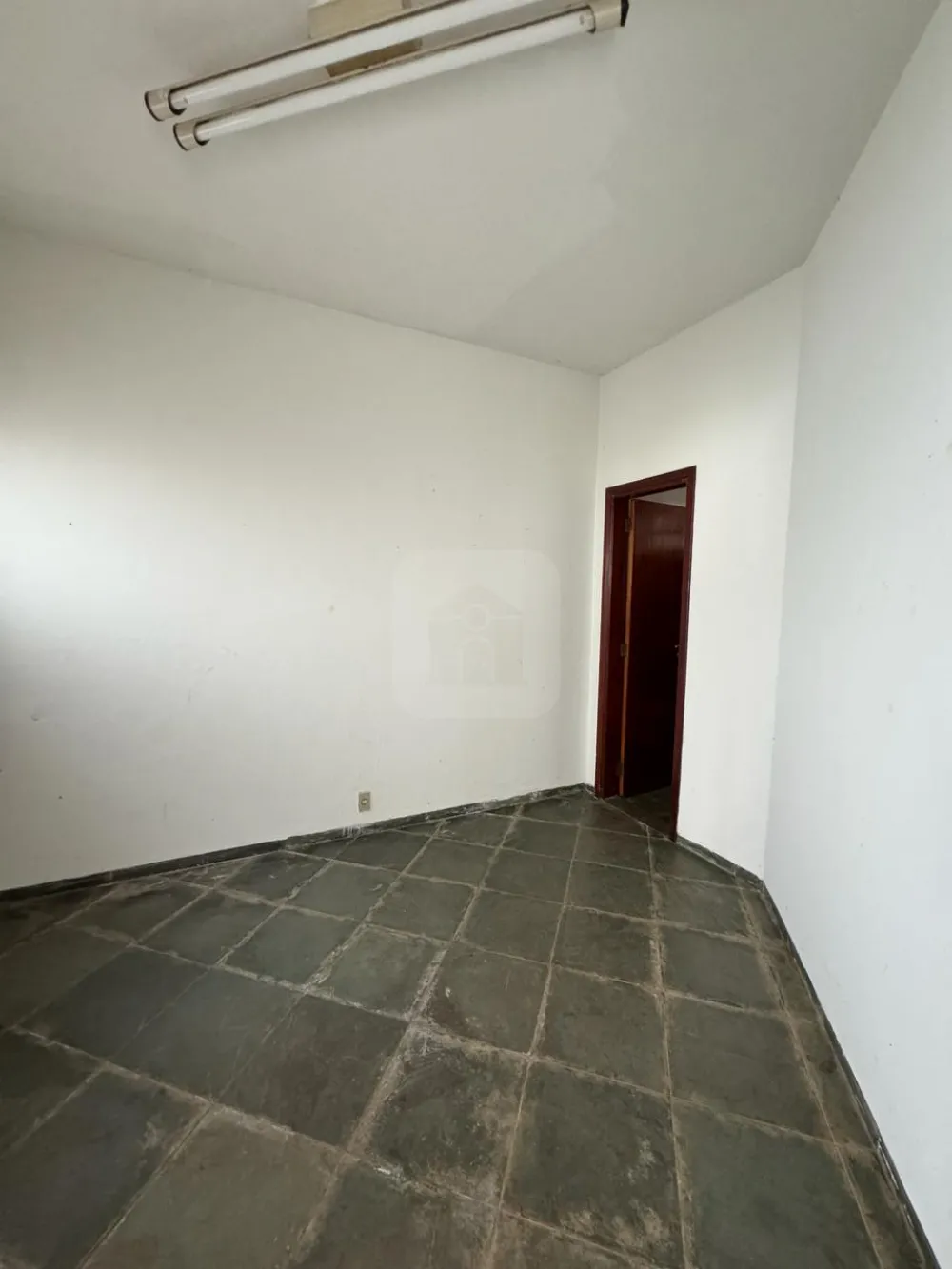 Alugar Casa / Padr&atilde;o em Araguari R$ 6.000,00 - Foto 28