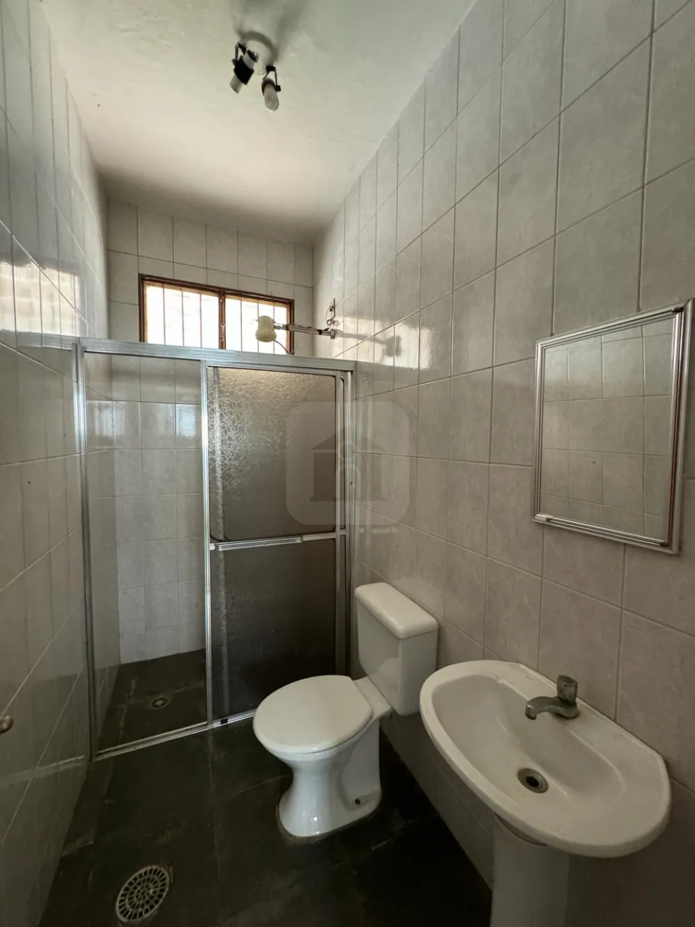 Alugar Casa / Padr&atilde;o em Araguari R$ 6.000,00 - Foto 29