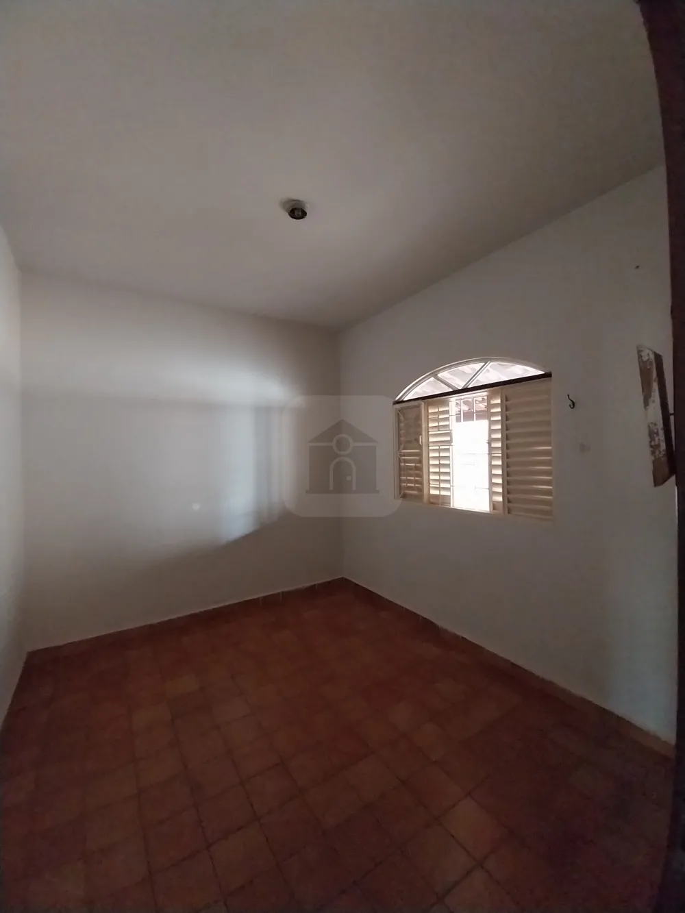 Alugar Casa / Padr&atilde;o em Uberl&acirc;ndia R$ 2.000,00 - Foto 3