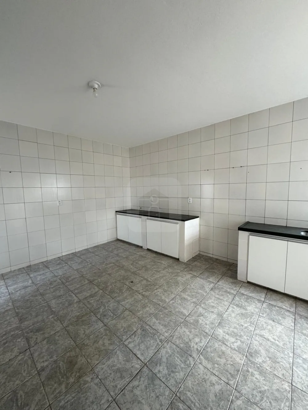 Alugar Casa / Padr&atilde;o em Araguari R$ 1.400,00 - Foto 9