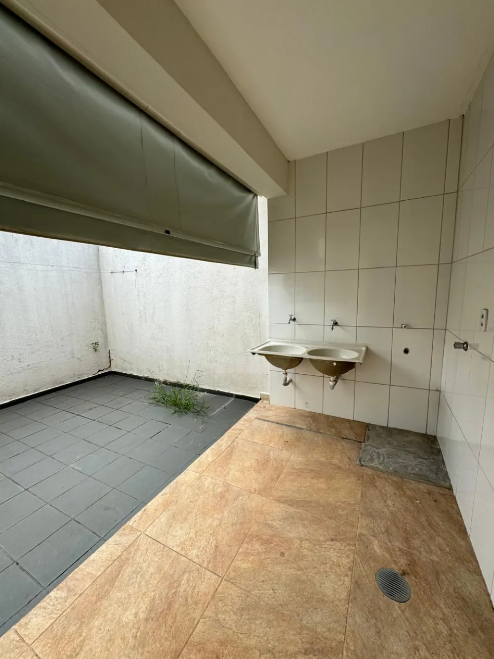 Alugar Casa / Padr&atilde;o em Araguari R$ 1.400,00 - Foto 11