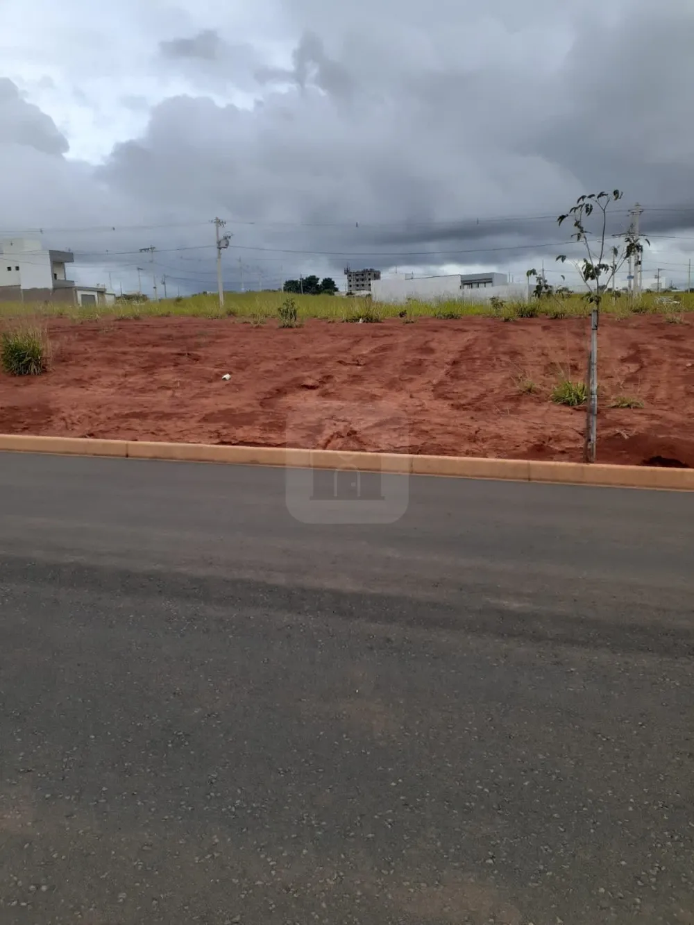 Comprar Terreno / Padr&atilde;o em Uberl&acirc;ndia R$ 210.000,00 - Foto 1